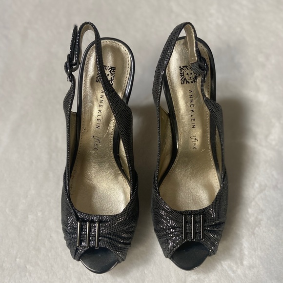 Anne Klein iFlex Silver Womens Size 6.5 Peep Toe Sandals with 4 Inch Heel - Picture 5 of 10